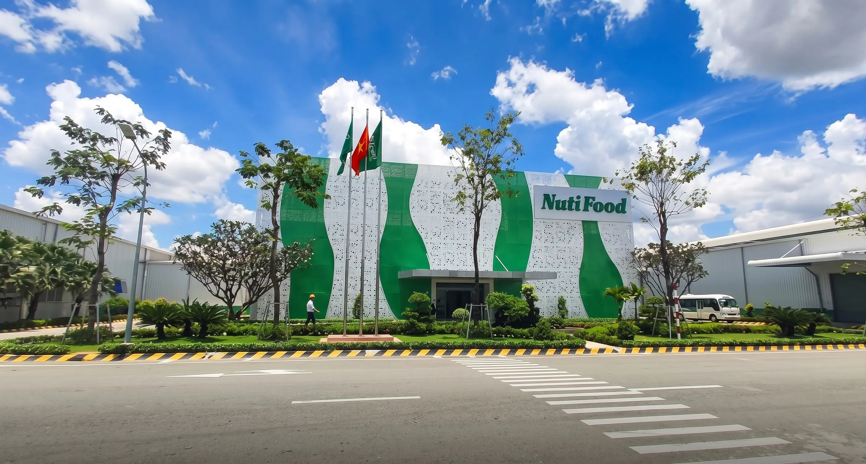 Nhà máy sản xuất thực phẩm Nutifood đạt chứng nhận GMP-HACCP